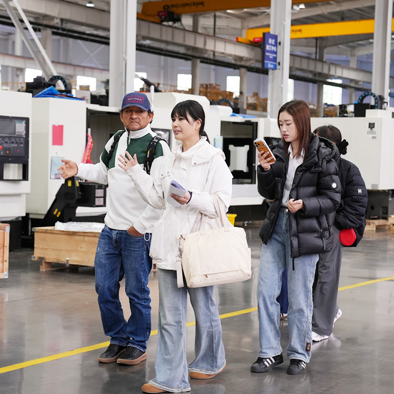 On April 22, 2026, a Peruvian client and their family visited our factory.